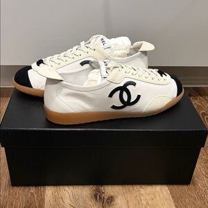 Chanel SPRING-SUMMER 2026 PRE-COLLECTION
 
SNEAKERS